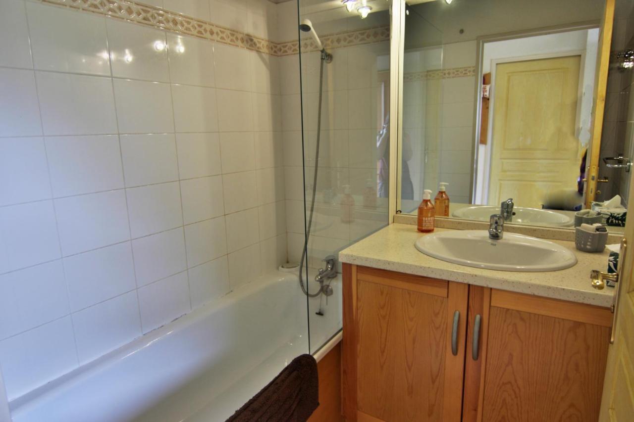 Le 102, T3 Pour 5 Personnes, Vue Montagne, Classe 2 Etoiles Nf, Parking, Piscine En Ete Bagneres-de-Luchon Exterior photo