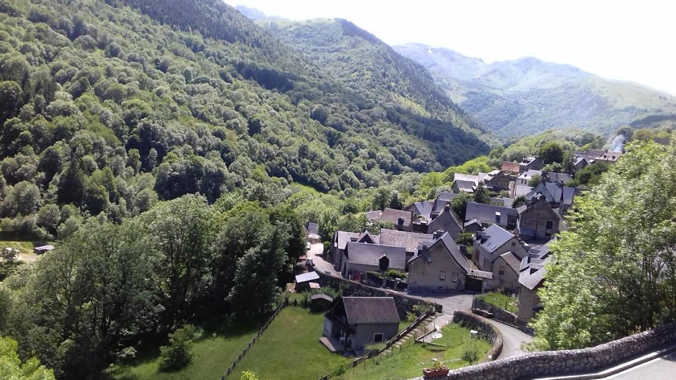 Le 102, T3 Pour 5 Personnes, Vue Montagne, Classe 2 Etoiles Nf, Parking, Piscine En Ete Bagneres-de-Luchon Exterior photo