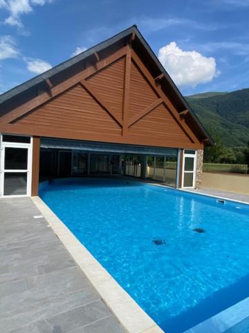 Le 102, T3 Pour 5 Personnes, Vue Montagne, Classe 2 Etoiles Nf, Parking, Piscine En Ete Bagneres-de-Luchon Exterior photo